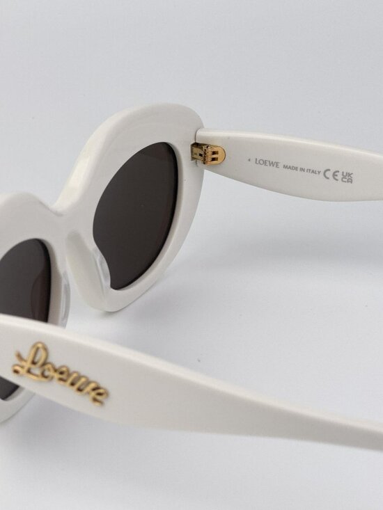 Loewe CURVY Women Sunglasses – Ivory/Brown Square Frame (LW40153I 25E) main image 6